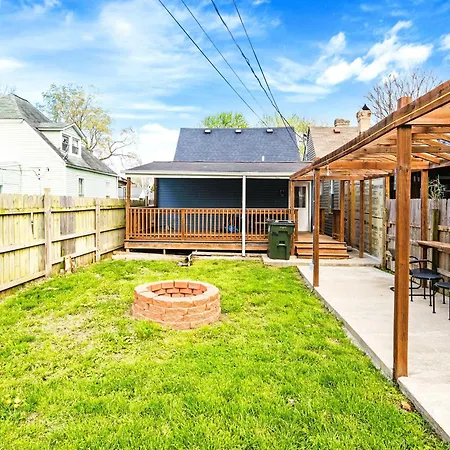 8 Mi Louisville New Albany Home